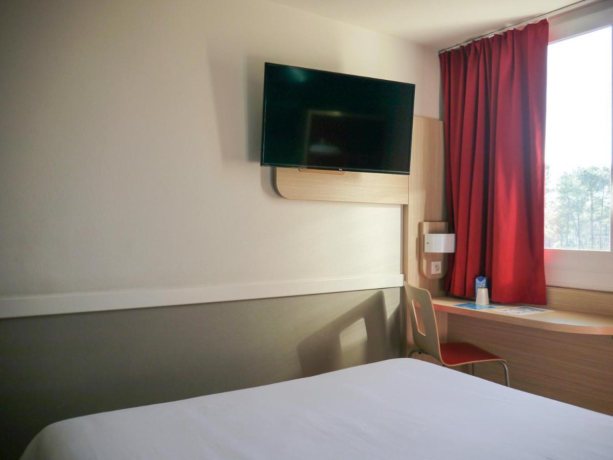Kyriad Direct Mont De Marsan - St Avit Saint-Avit  Exterior photo