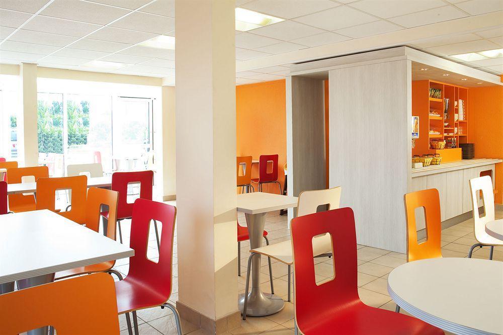 Kyriad Direct Mont De Marsan - St Avit Saint-Avit  Exterior photo