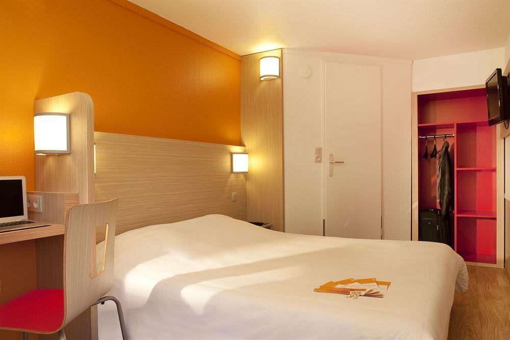 Kyriad Direct Mont De Marsan - St Avit Saint-Avit  Exterior photo